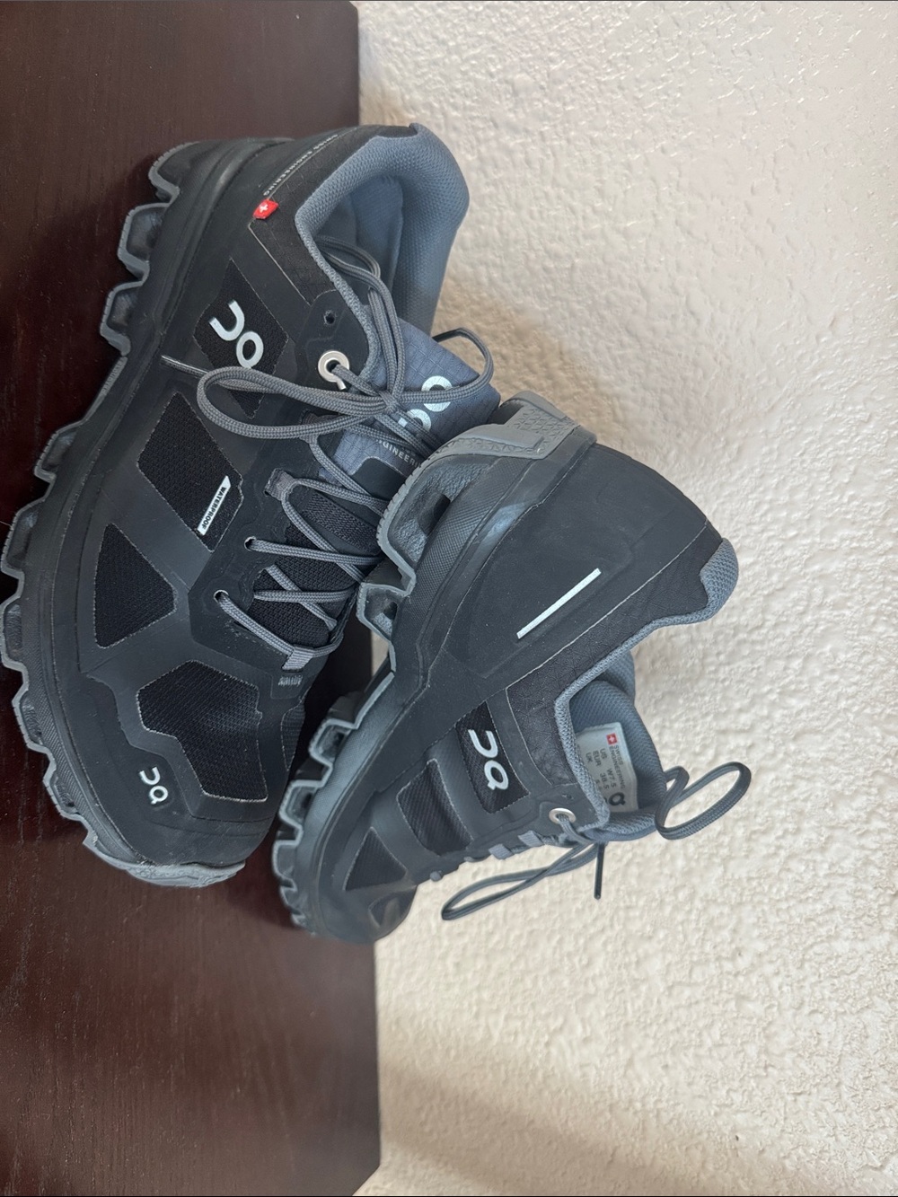 On Running Black and Gray Trail Running Shoes sz 7.5